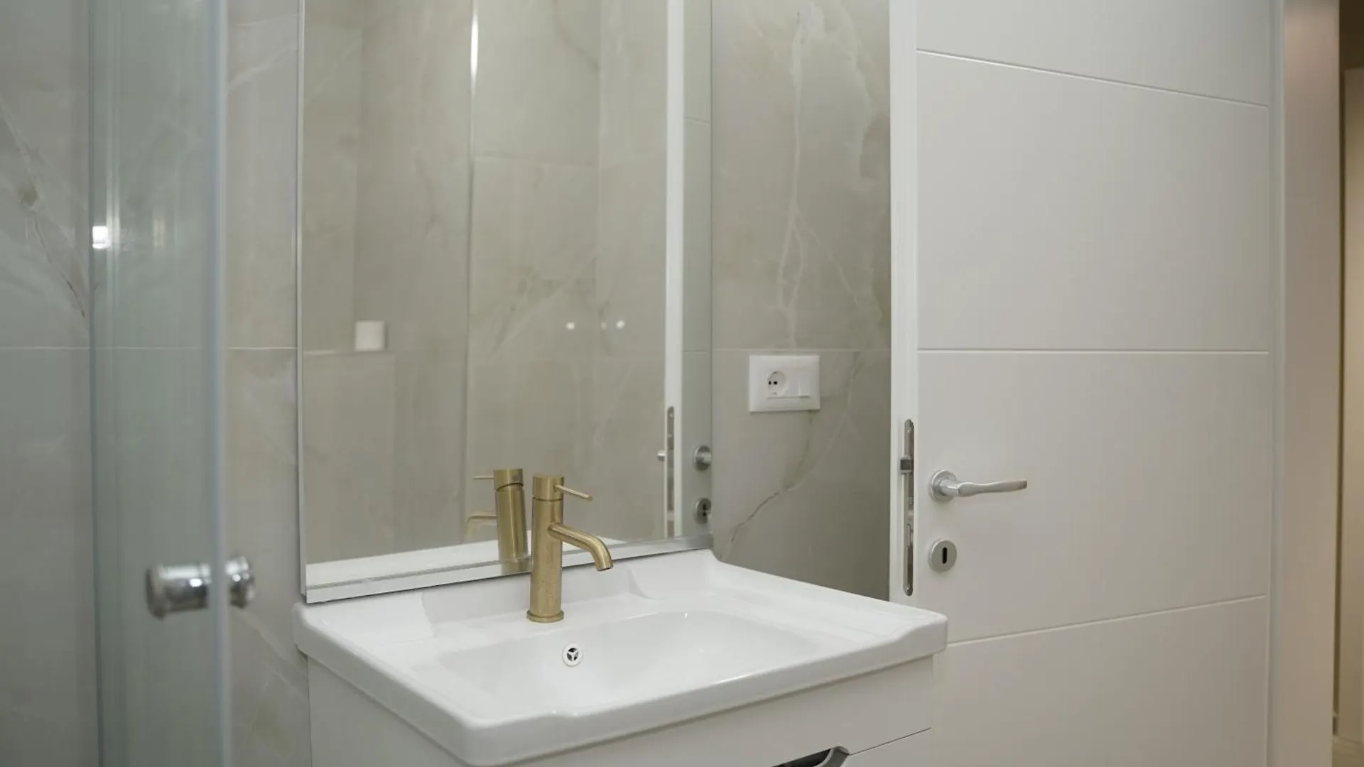 Apartment Sasso Bianco Apartment'S Durres